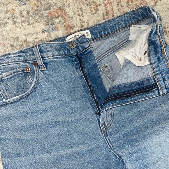 Abercrombie 90s Straight High Rise Jeans - Picture 1 of 5